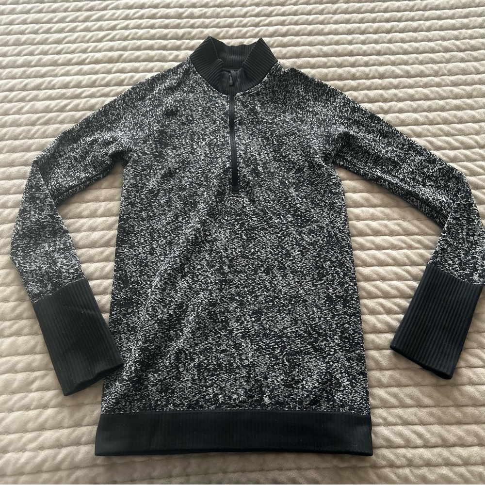 Lululemon Rest Less 1/2 Zip Black / White